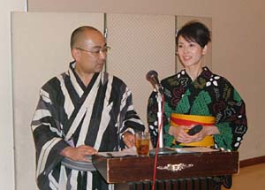 司会は青年部メンバー上西氏とフリーアナウンサー中島さん