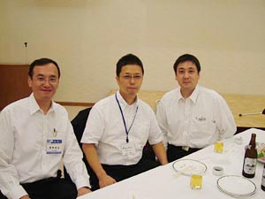 左から岡山YEGの廣野会長、倉敷YEGの植木会長、総社YEGの頼経会長