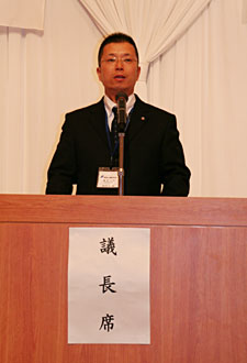 植木直前会長 18年度 最後のオツトメでございます