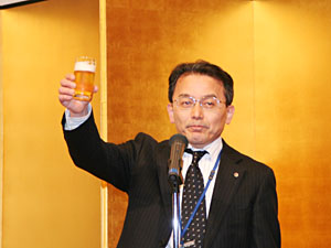 平井副会長 かんぱ〜い!