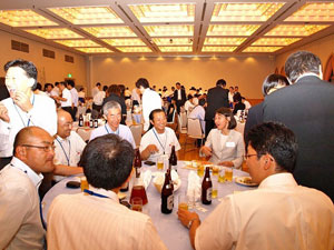 ���k���i
