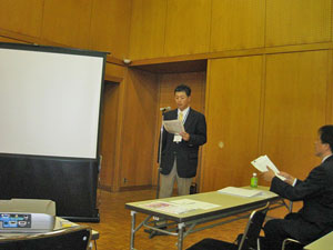 臨時総会 司会：総務広報委員会 大野委員長