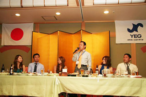 井上直前会長より挨拶