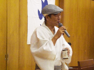渡辺副会長・決意の乾杯
