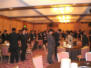 開催前 全員黙祷