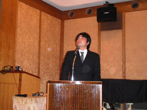 総会 司会片山さん
